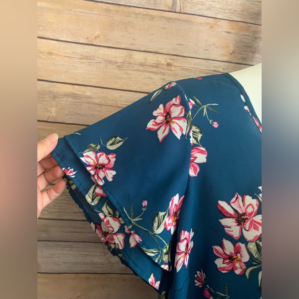 Torrid - Size 2 - Picture 7 of 10